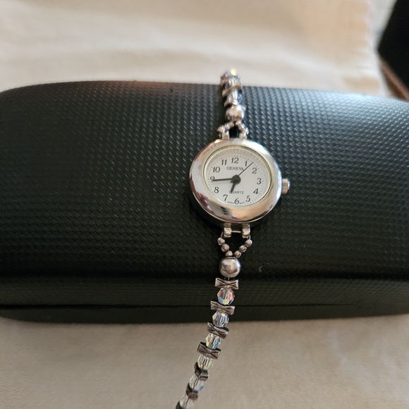 Geneva Swarovski watch - Picture 3 of 5